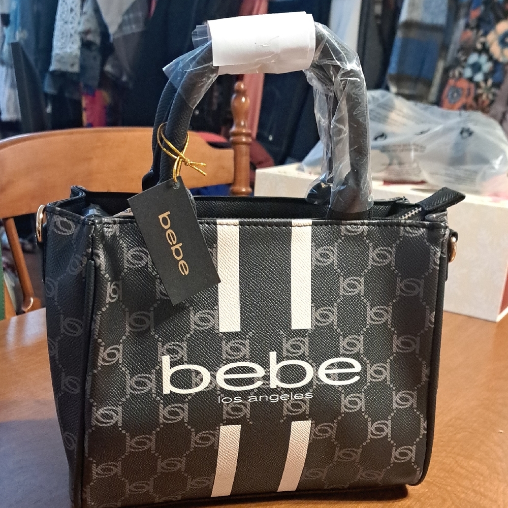 Bebe Black and White Bag New $99